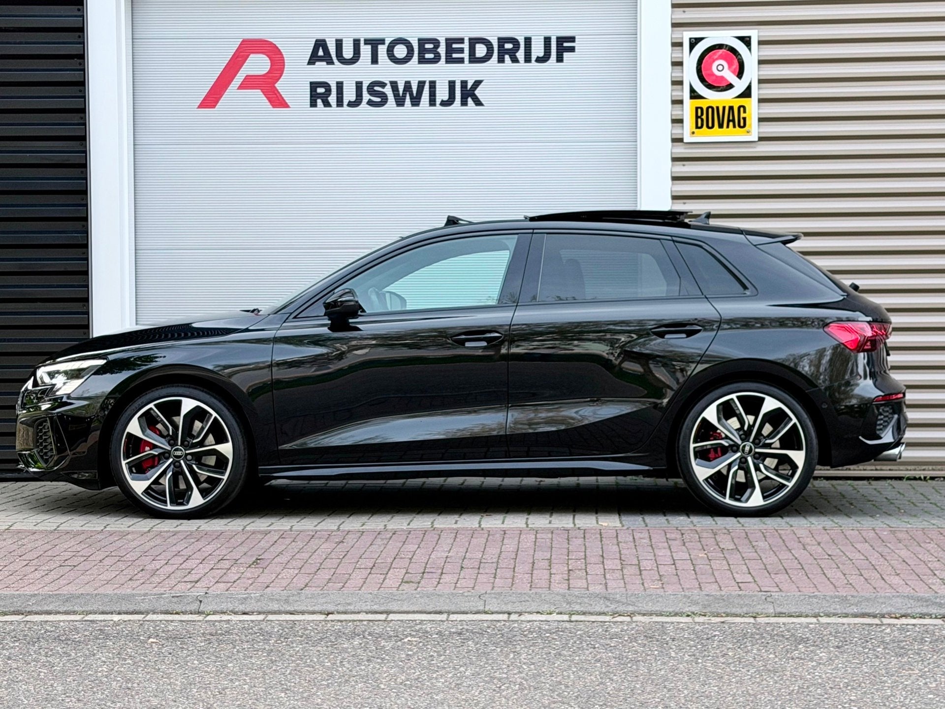 Foto 2 van Audi A3 Sportback 2.0 TFSI S3 quattro B&O/HuD/Memory/Pano