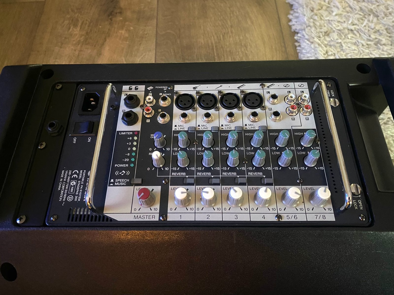 Yamaha stagepas 300 in goede staat., Muziek en Instrumenten, Mengpanelen, Ophalen, Gebruikt, 5 tot 10 kanalen, Microfooningang