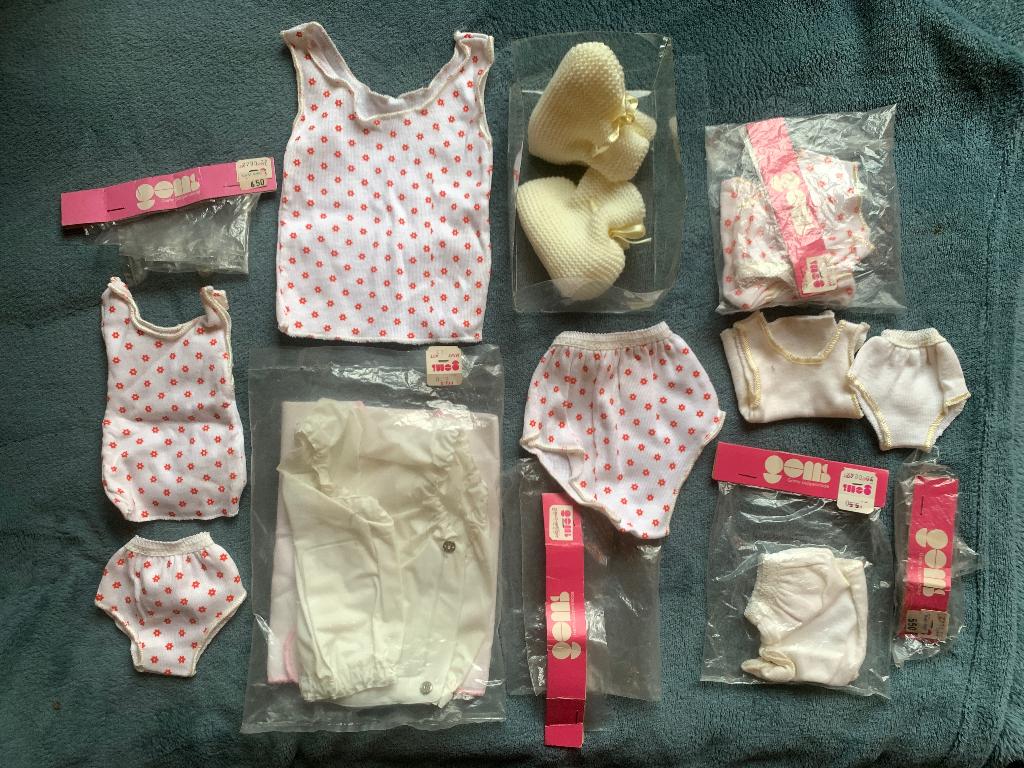 Gems Poppenmode Kleertjes ondergoed luierbroekje slofjes, Verzamelen, Poppen, Ophalen of Verzenden, Zo goed als nieuw, Kleertjes