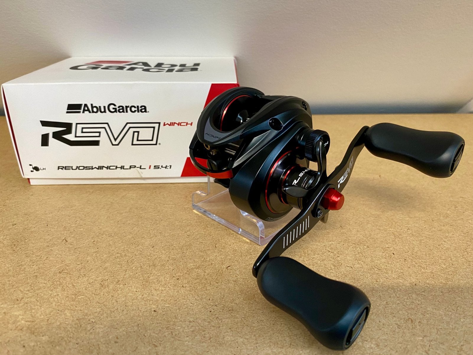Abu Garcia Revo Winch LP LH baitcaster reel - Nieuwstaat, Ophalen of Verzenden, Zo goed als nieuw, Molen