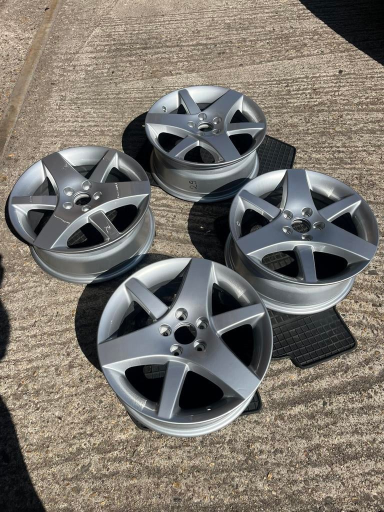 Meerdere sets 17 inch Saab wielen. Nieuw gecoat., Auto-onderdelen, Banden en Velgen, Ophalen, Banden en Velgen, Nieuw, 17 inch