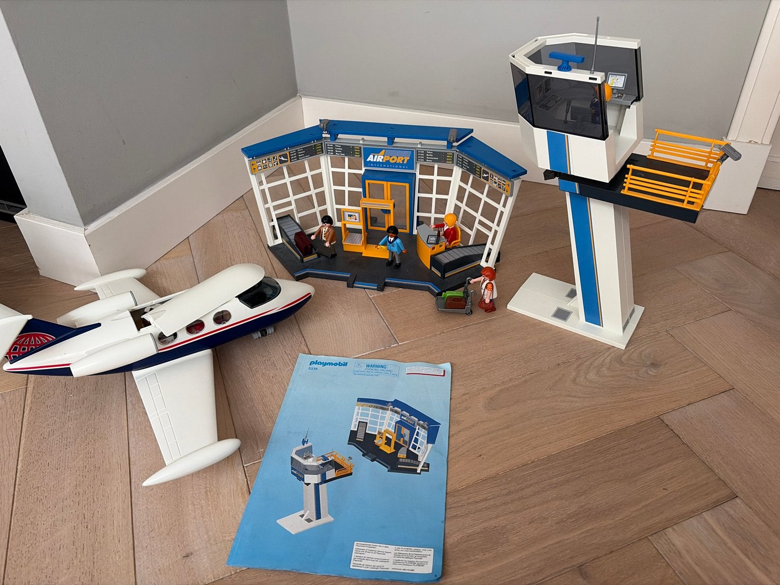 Playmobil Airport met Vliegtuig en verkeerstoren (Set 5338), Gebouw, Complete set, Ophalen of Verzenden, Zo goed als nieuw