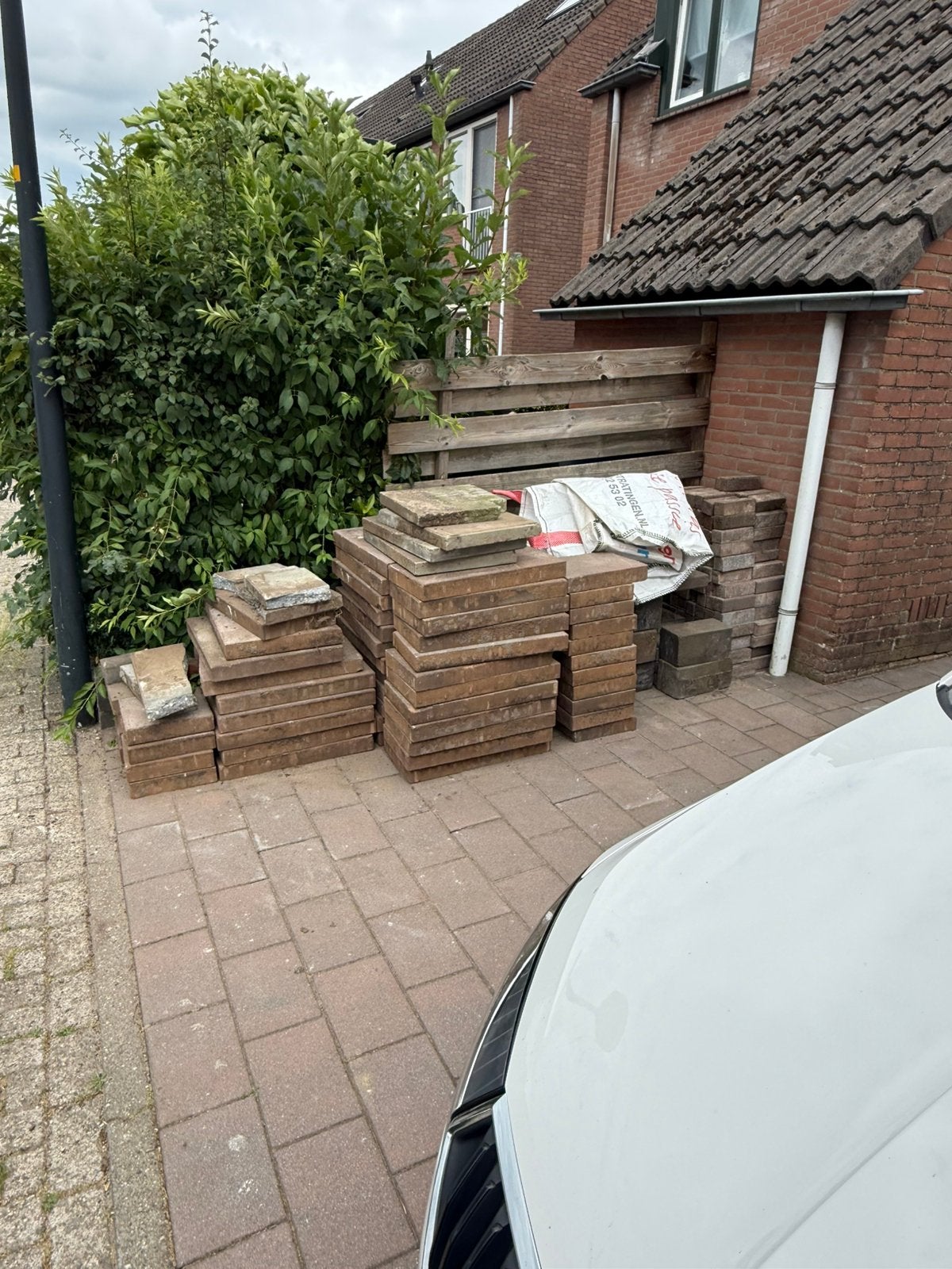 Terrastegels, opsluitbanden en stapelblokken - 18 m², Ophalen, Gebruikt, 10 m² of meer, Beton