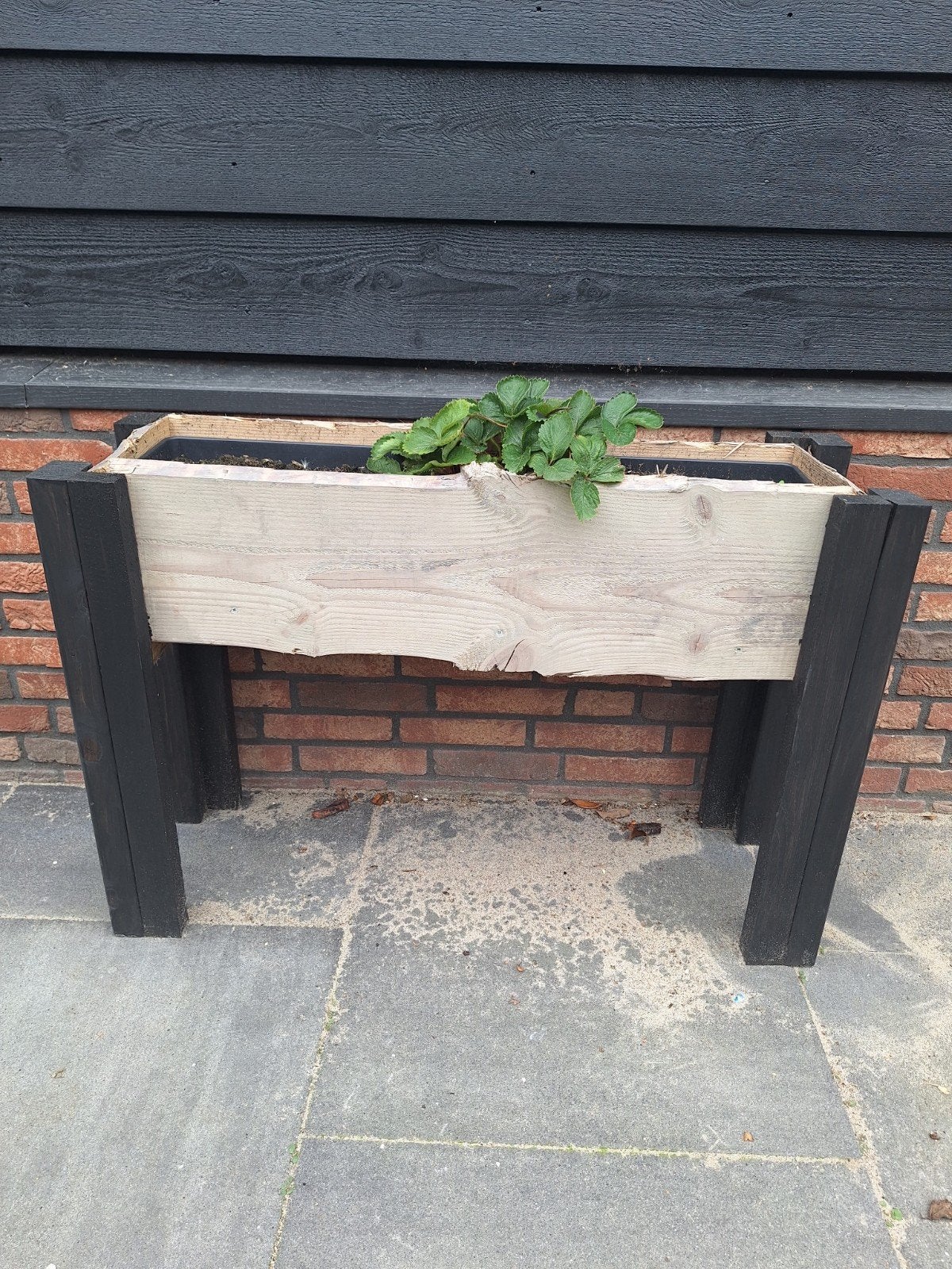 Houten plantenbak op poten - ideaal voor aardbeien, Ophalen, Zo goed als nieuw, Balkon, 60 tot 100 cm