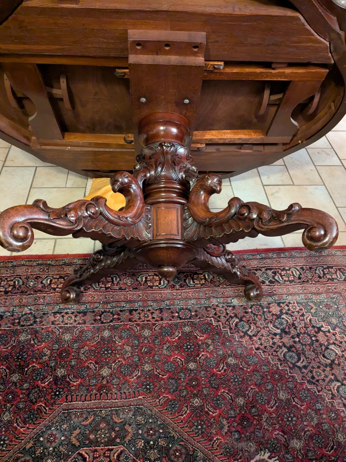 Antieke Mahonie Eettafel met Rijkelijk Gesneden Voet, Ophalen