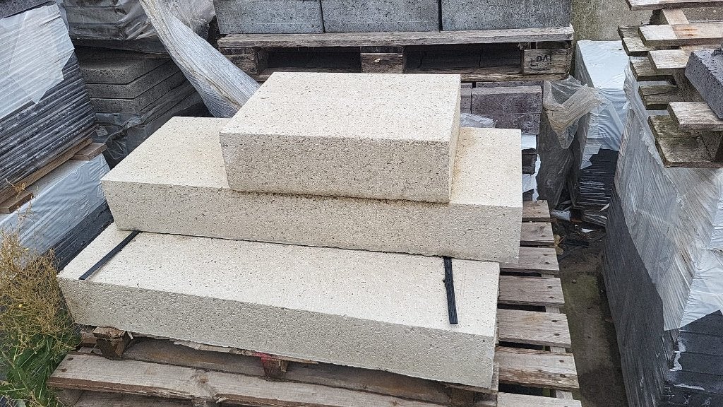 2.5 stuks nieuwe oud hollandse traptrede creme 100x37x15cm, Ophalen, Biels, Nieuw, Beton