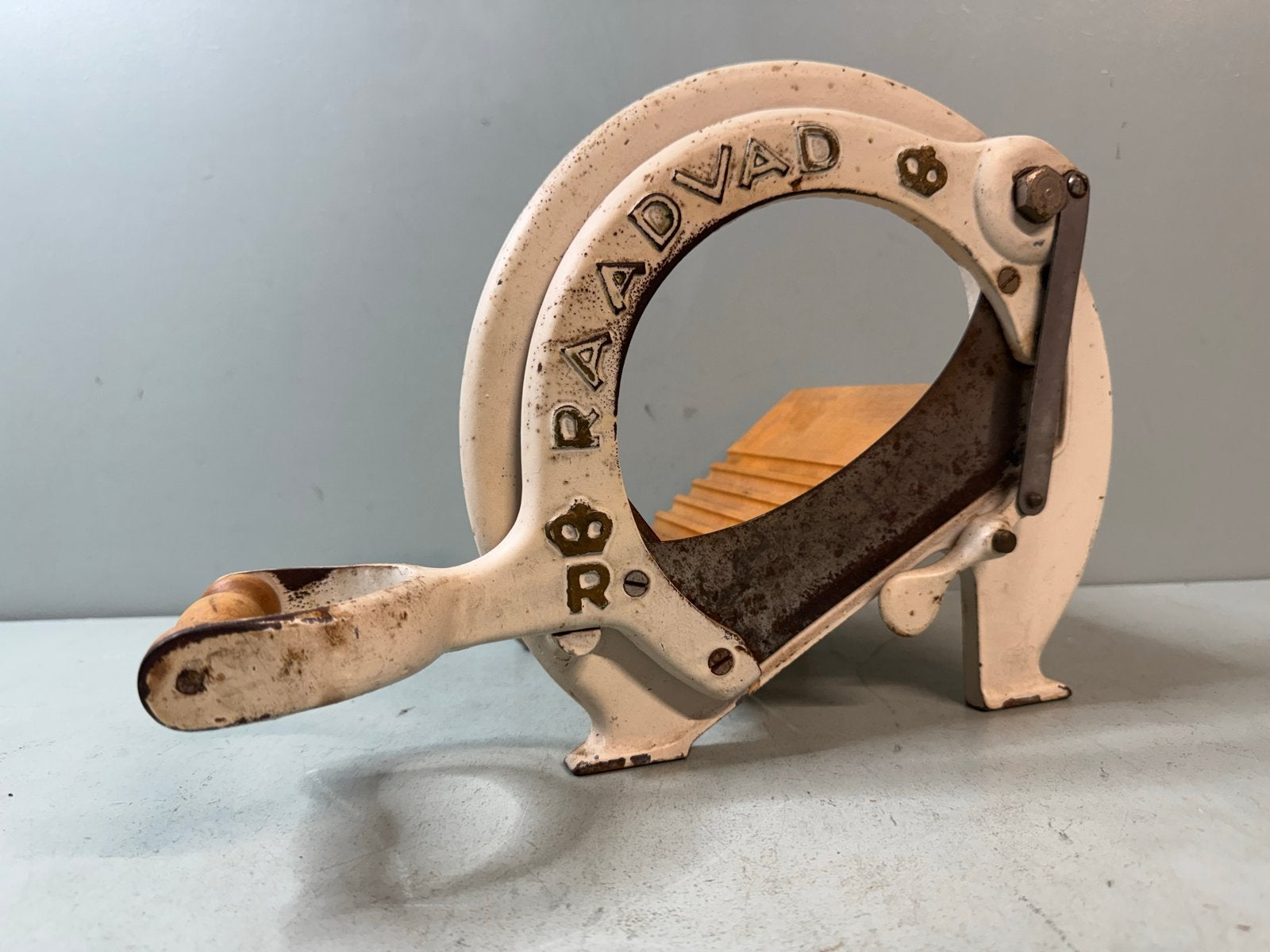 Antieke broodsnijmachine Raadvad 294, Ophalen of Verzenden