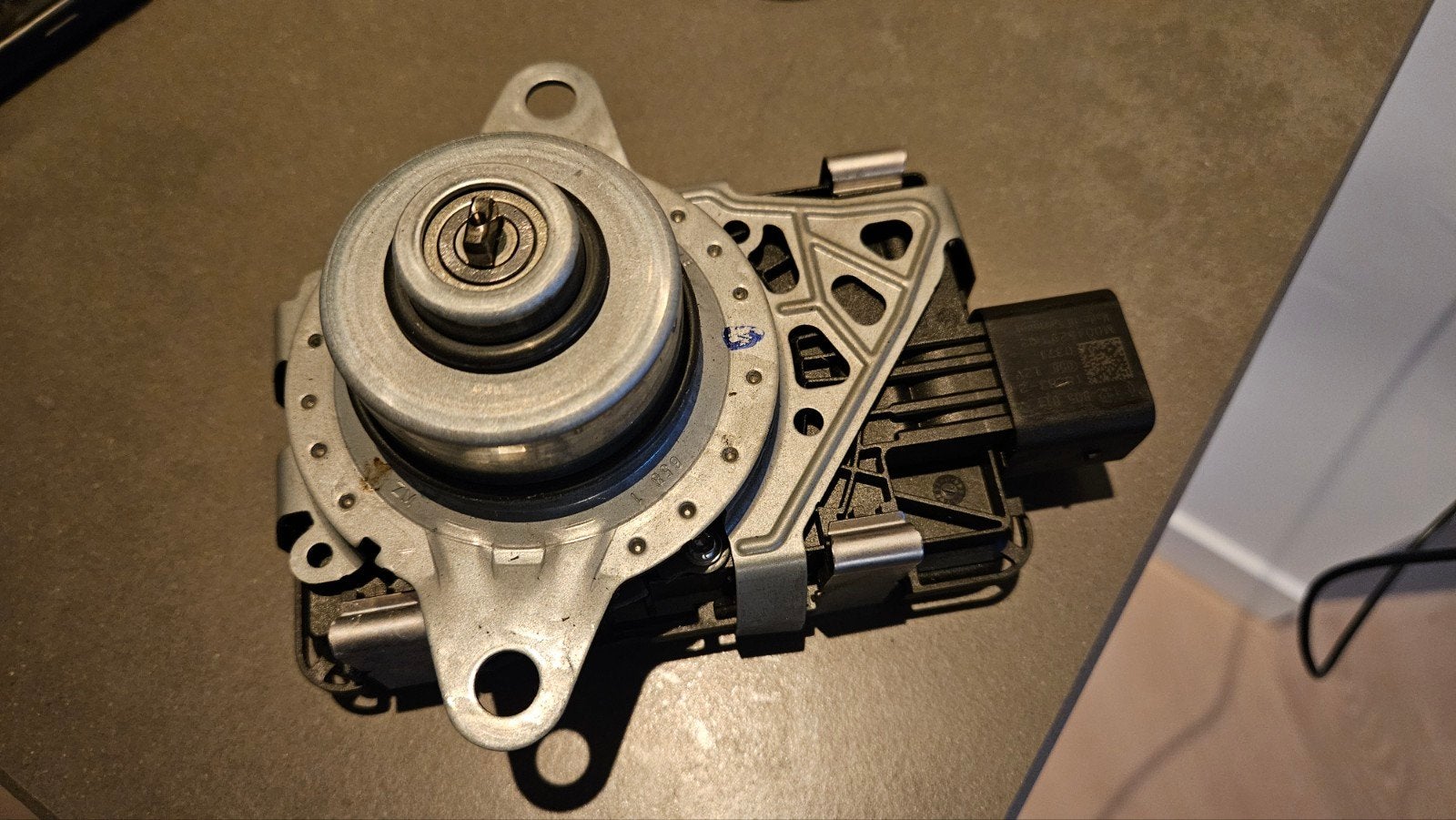 Tussenbak Actuator Land Rover / Range Rover HPLA-7J426-AD, Ophalen of Verzenden, Gebruikt, Land Rover