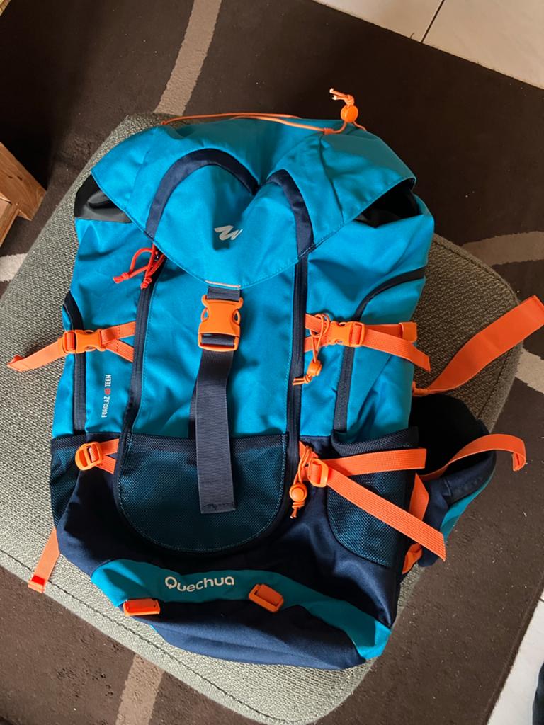 Quechua Forclaz 40L Wandelrugzak - Blauw/Oranje, 25 tot 40 cm, Zo goed als nieuw, Trekking, Ophalen