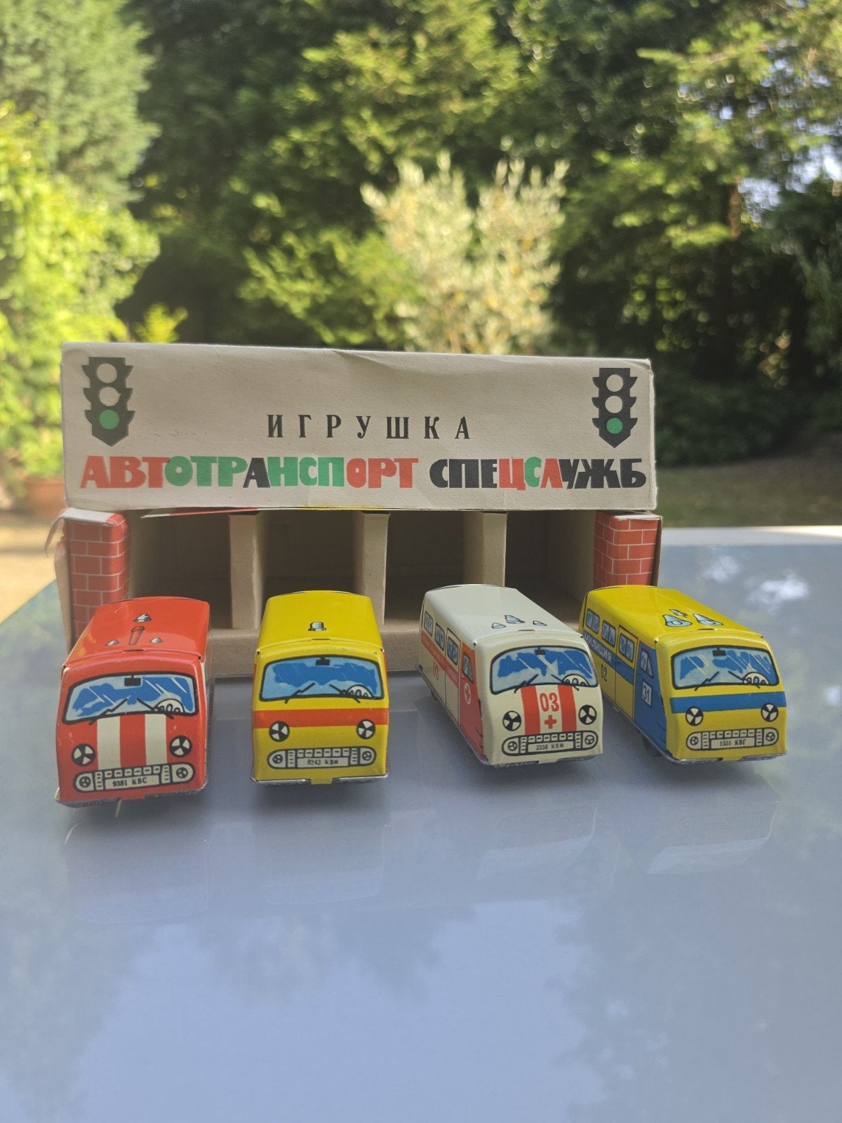 Oud Russisch blikken speelgoed USSR garage UAZ 452 modelauto, Ophalen of Verzenden, Gebruikt
