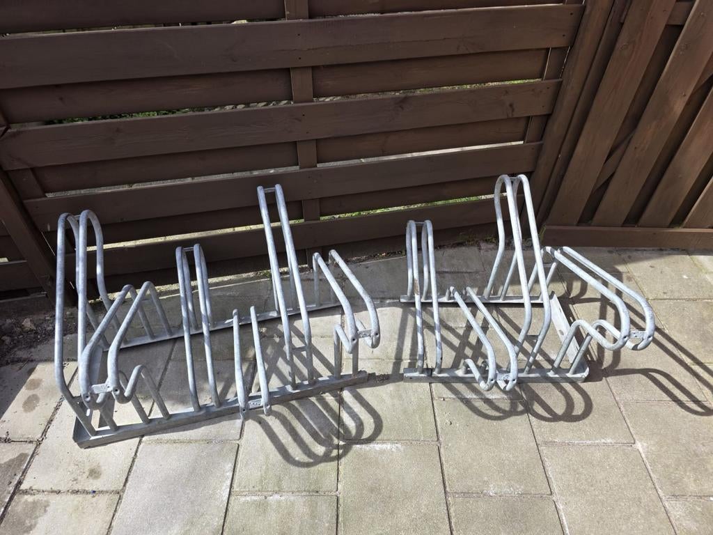 2 fietsenrekken voor 6 en 4 fietsen, Ophalen, Gebruikt