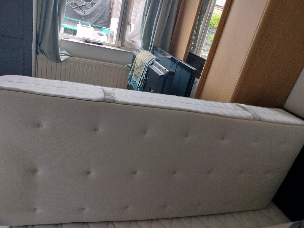 Mooi matras van IKEA ( HOKKASEN ) 80X200X25cm te koop., Huis en Inrichting, Ophalen, Eenpersoons, Zo goed als nieuw, 80 cm