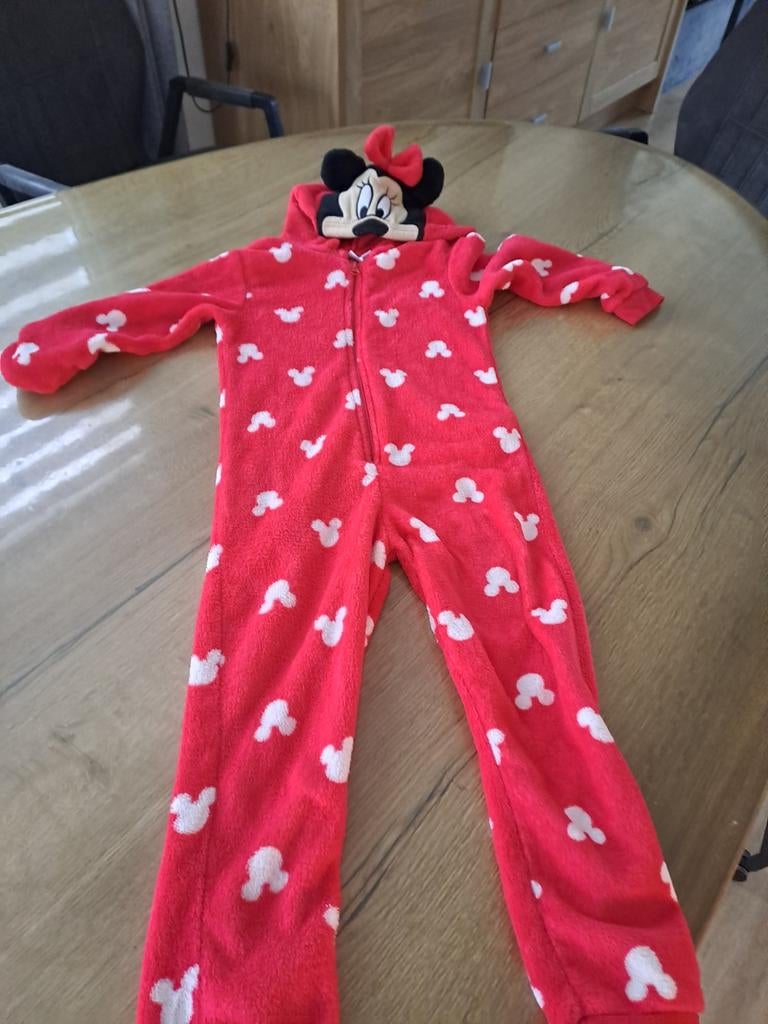 Minnie Mouse Onesie Maat 122/128, Kinderen en Baby's, Kinderkleding | Maat 122, Disney, Nacht- of Onderkleding, Meisje, Ophalen of Verzenden