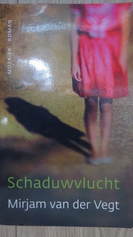 Christelijke roman: Schaduwvlucht, Mirjam van der Vegt, Ophalen of Verzenden, Gelezen