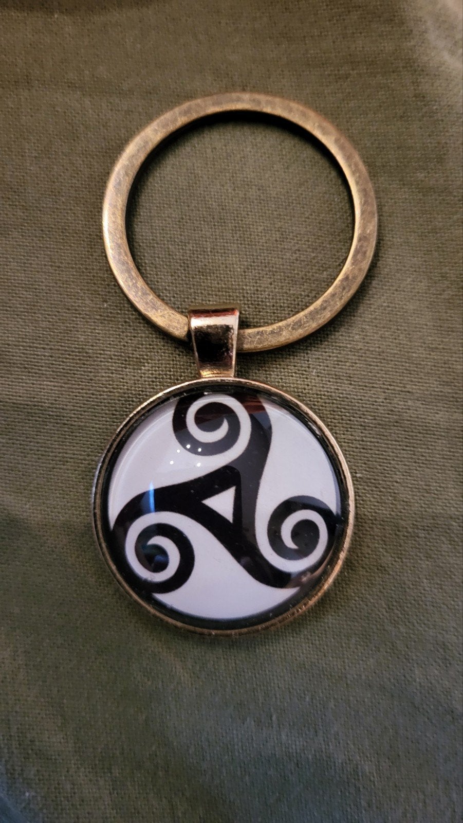 Nieuwe slleutelhanger met Keltische Triskelion Symbool, Ophalen of Verzenden, Nieuw, Overige typen