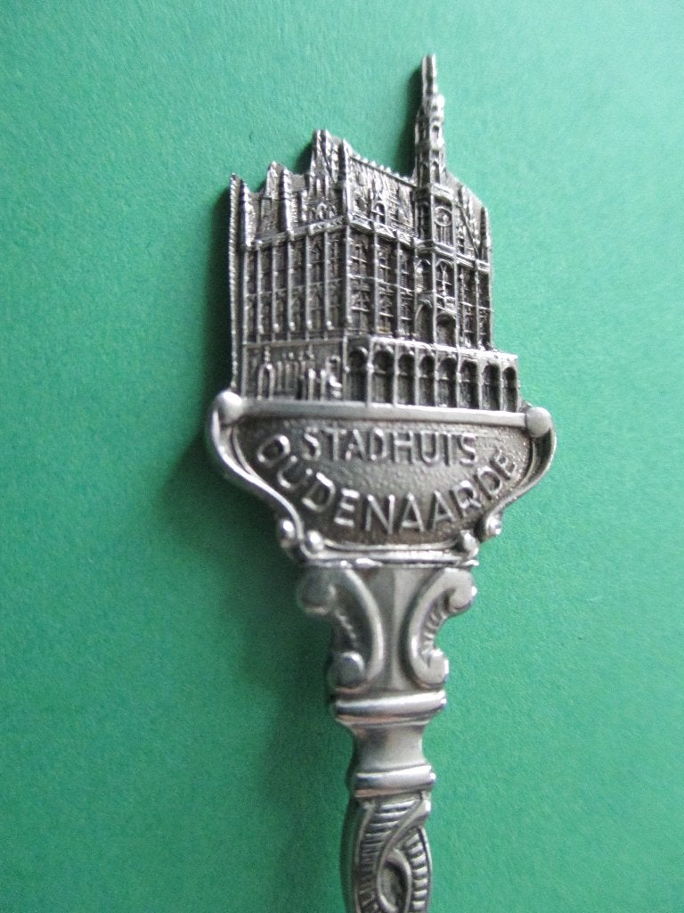 Lepeltje stadhuis Oudenaarde , Belgie, Verzenden, Zo goed als nieuw