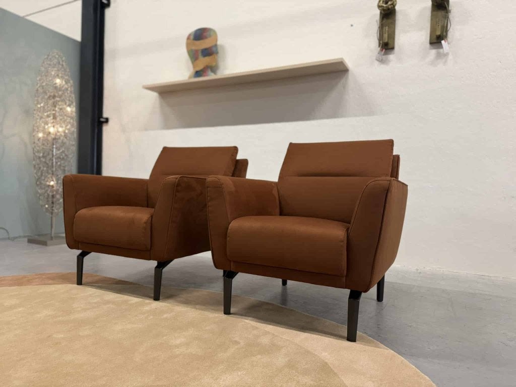 2 nieuw Leolux Evidence Sarena fauteuil bruin stof stoel, Leolux, Info@leolux.nl, Nieuw, 75 tot 100 cm