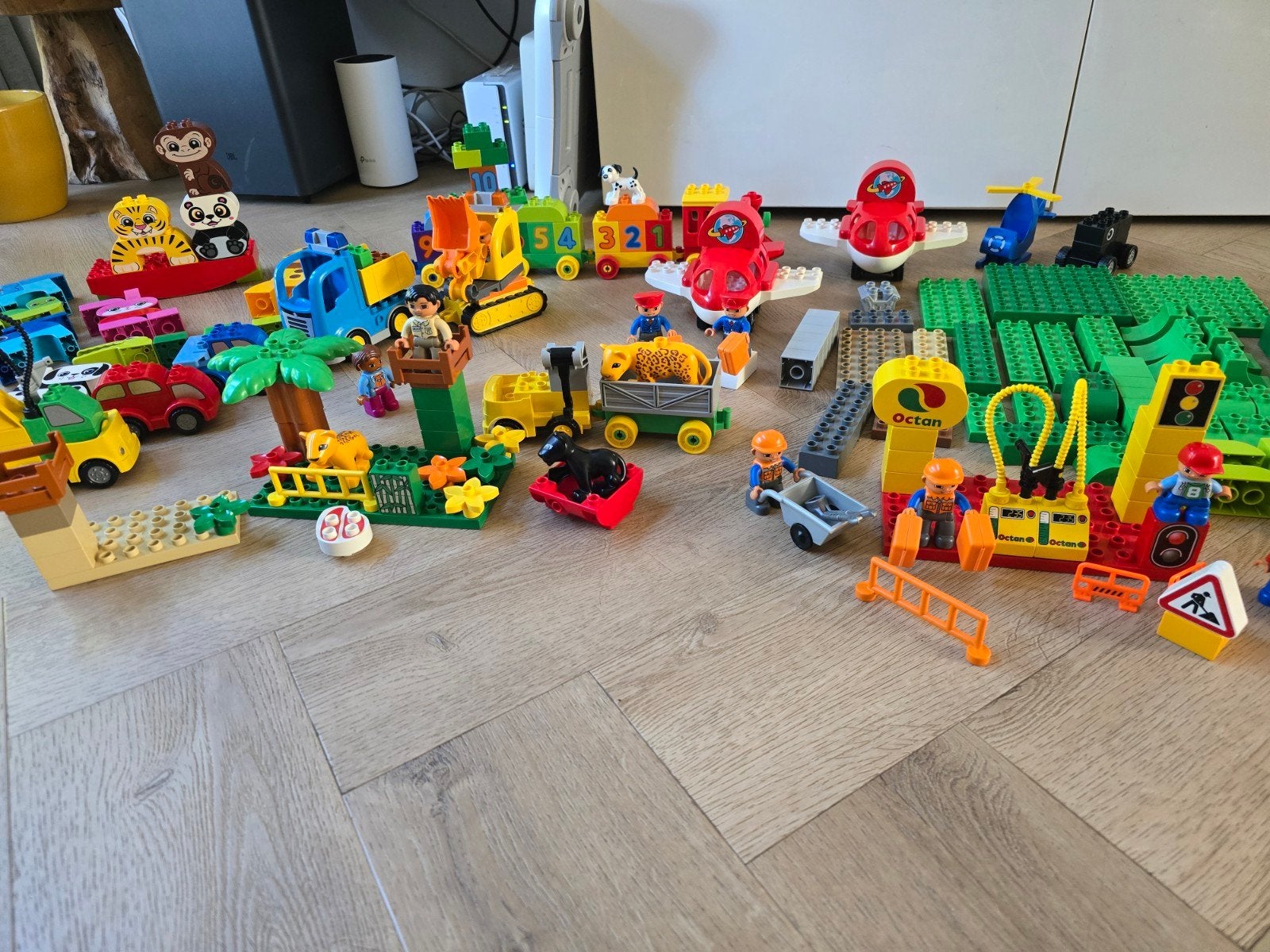 Grote Duplo verzameling: treinen,vliegtuigen, dieren en meer, Ophalen, Zo goed als nieuw