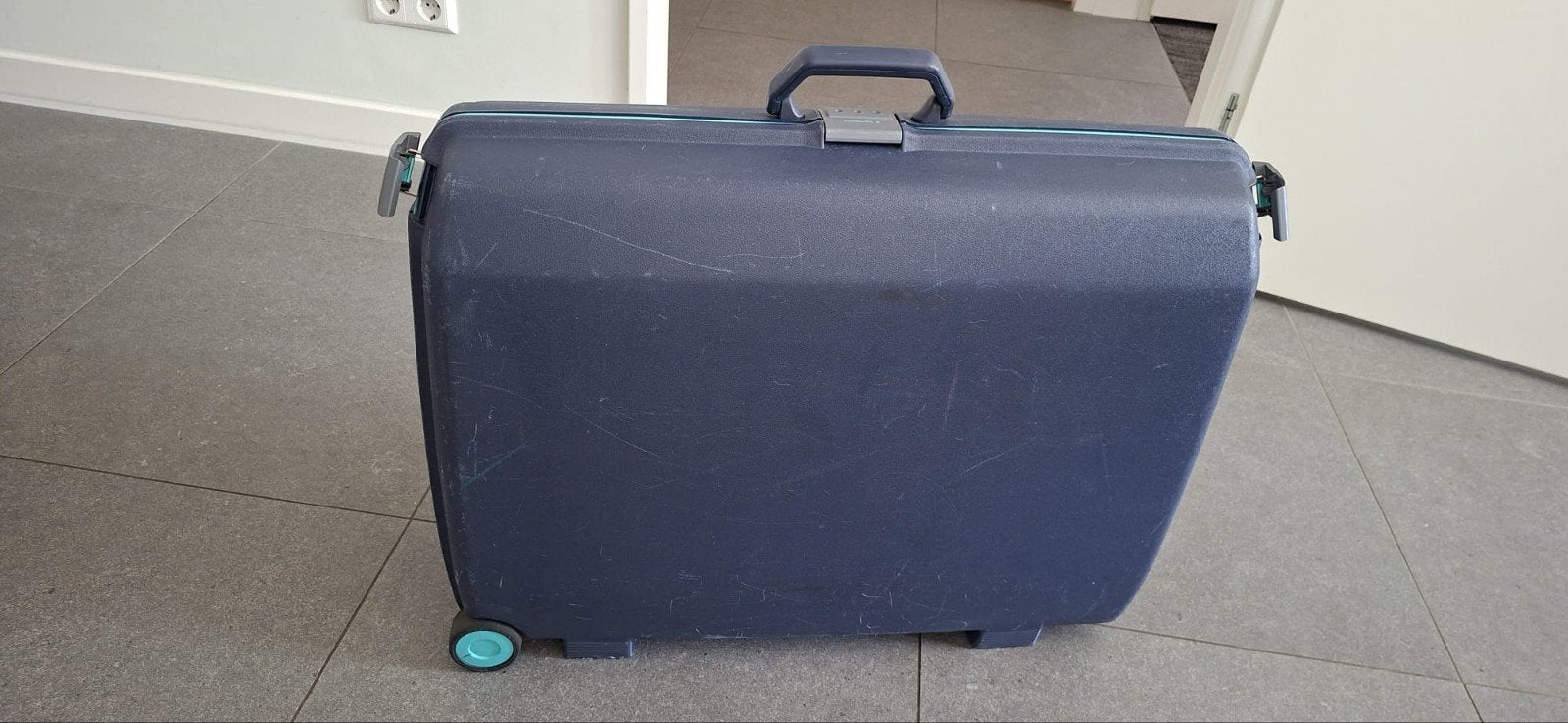 Samsonite Koffer 3-Punts Sluiting - Blauw 55x70 cm, Gebruikt, Hard kunststof, Ophalen of Verzenden, 55 cm of meer