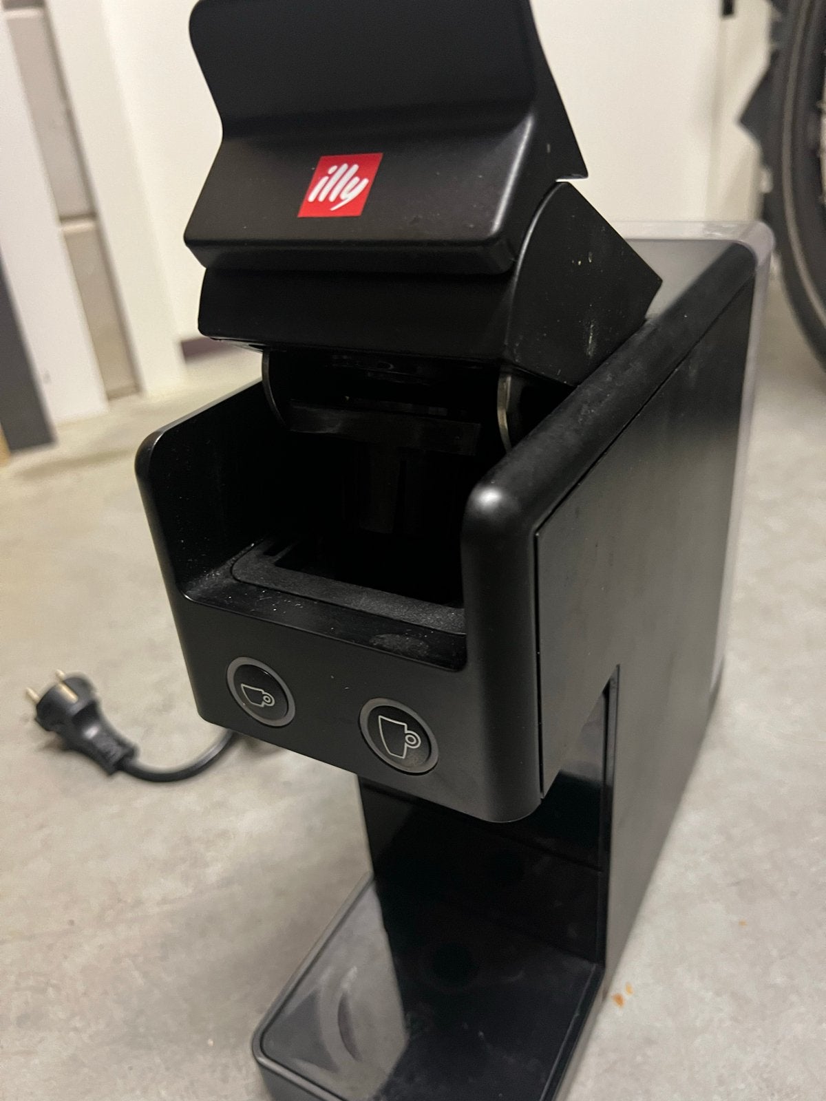 Illy Iperespresso koffiemachine - Zwart, Witgoed en Apparatuur, Koffiezetapparaten, Ophalen, Koffiepads en cups, Gebruikt, Espresso apparaat