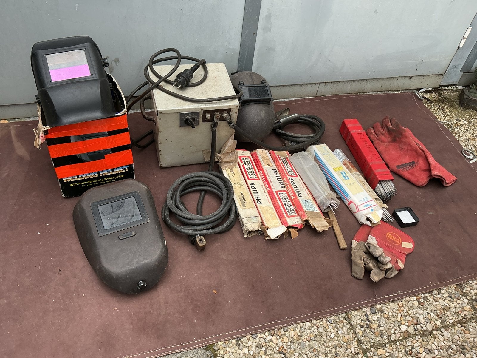 Lasmachine met toebehoren en elektroden, Ophalen, Gebruikt, 150 tot 250 ampère, Elektroden