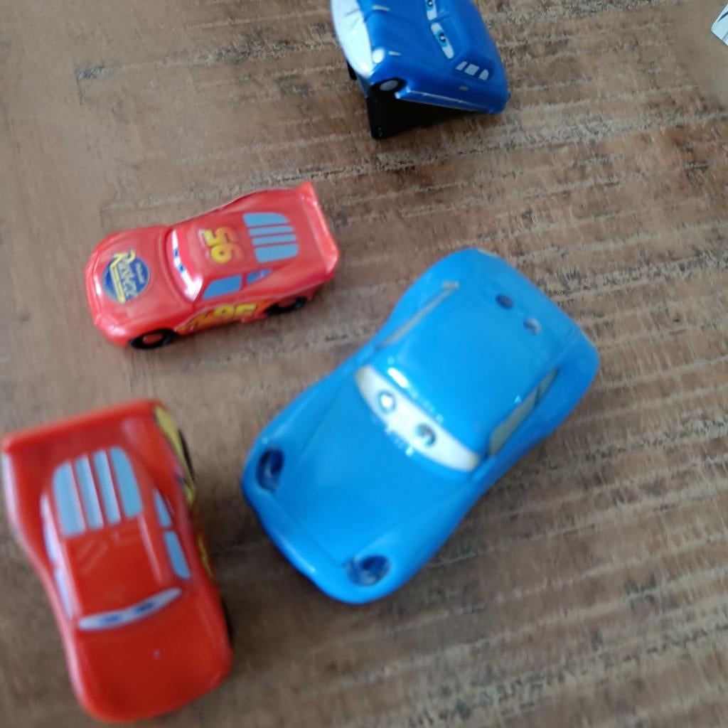 4 autootjes cars, Kinderen en Baby's, Speelgoed | Speelgoedvoertuigen, Ophalen of Verzenden