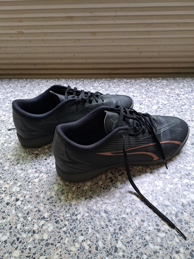 Puma gymschoenen maat 43, Kinderen en Baby's, Kinderkleding | Schoenen en Sokken, Gebruikt, Puma, Ophalen of Verzenden, Jongen of Meisje