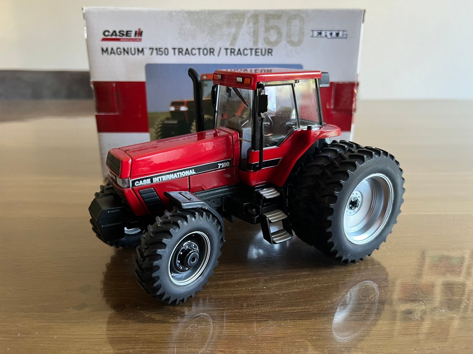 Case IHC 7150 Magnum trekker Ertl 14919, Hobby en Vrije tijd, Modelauto's | 1:32, Ophalen of Verzenden, Nieuw, Tractor of Landbouw