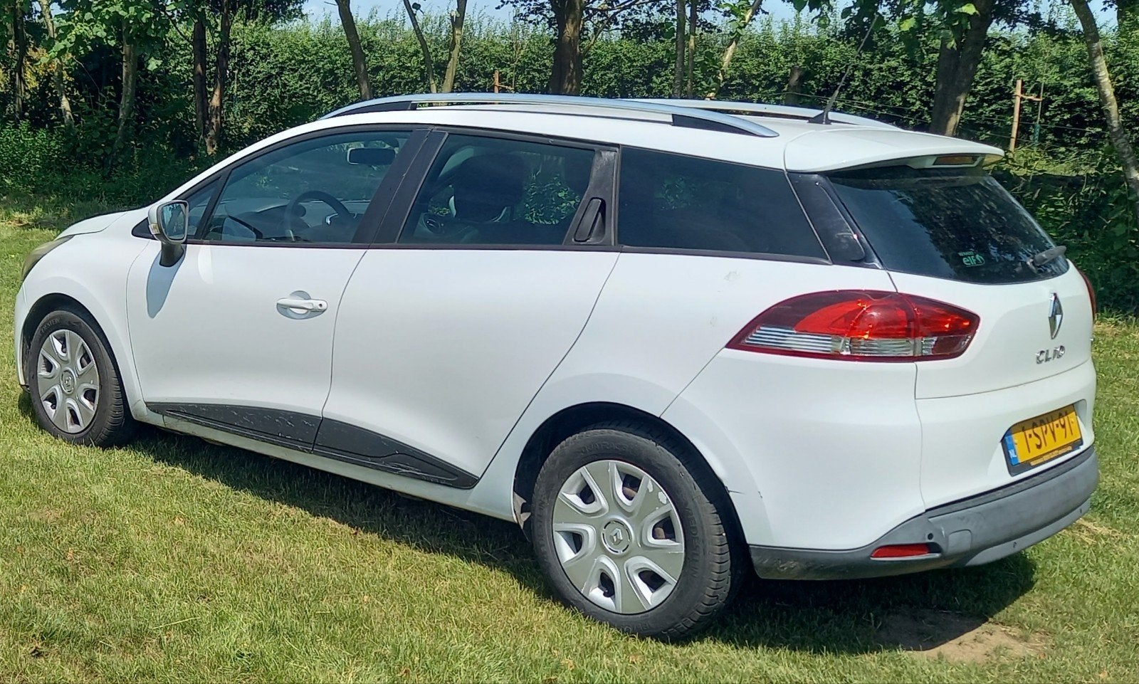 Renault Clio 1.5 DCI 66KW Estate 2013 Wit, Voorwielaandrijving, Stof, Zwart, 4 cilinders