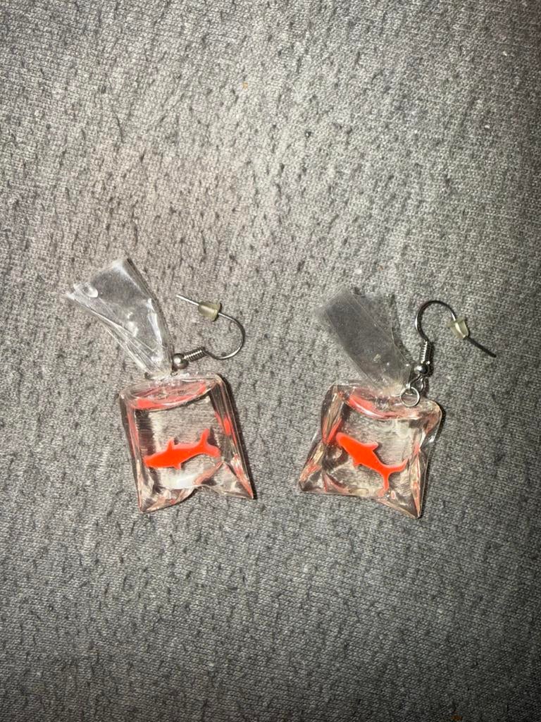 Te koop leuke vissen oorbellen, Overige materialen, Hangers, Overige kleuren, Ophalen of Verzenden