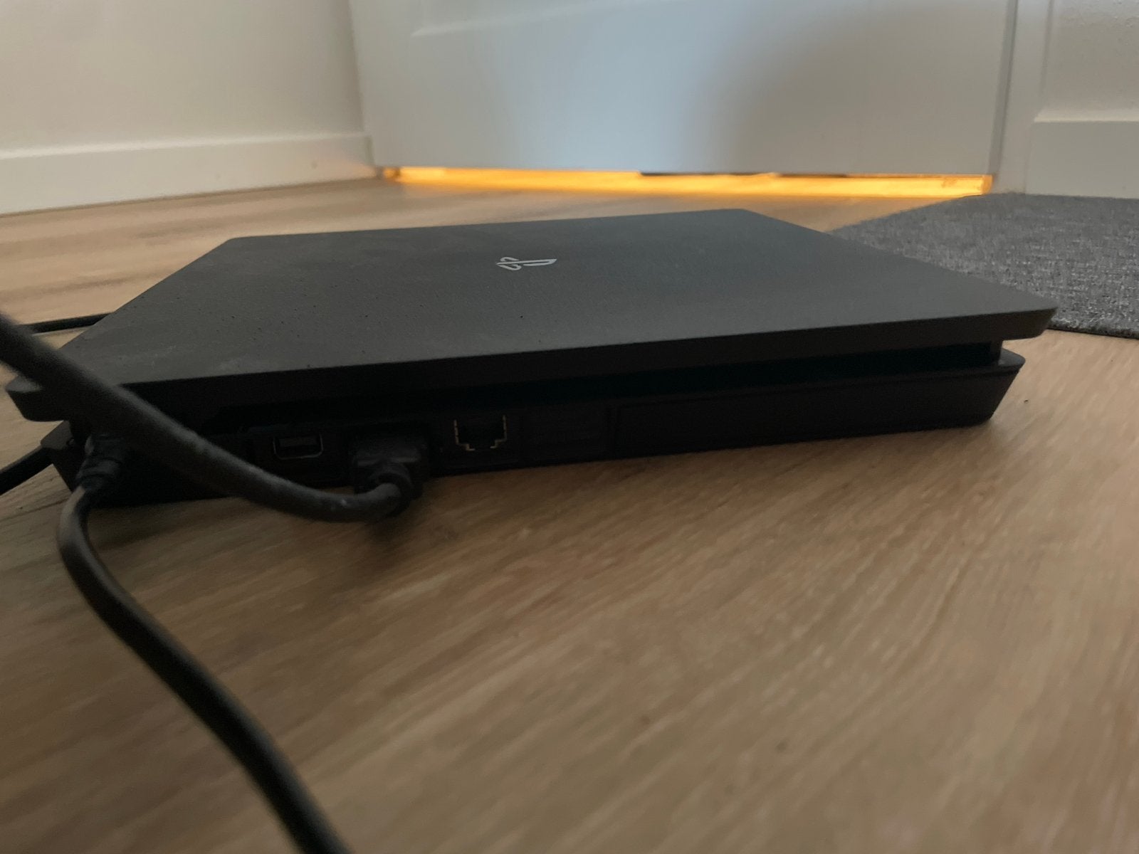 Foto 4 van PS4 Original met 500GB opslag en diverse games