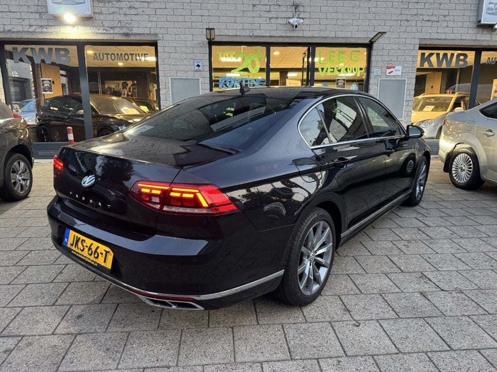 Volkswagen Passat 2.0 TSI 3X R-Line Dsg Leer Camera DCC ACC, Auto's, Automaat, Euro 6, 4 cilinders, 1984 cc