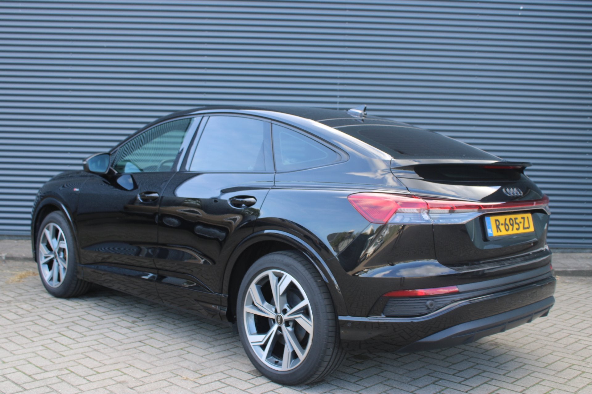 Audi Q4 Sportback e-tron 40 S-Line 77 kWh Camera Sonos Adapt, Automaat, 12 maanden, Gebruikt, 495 min