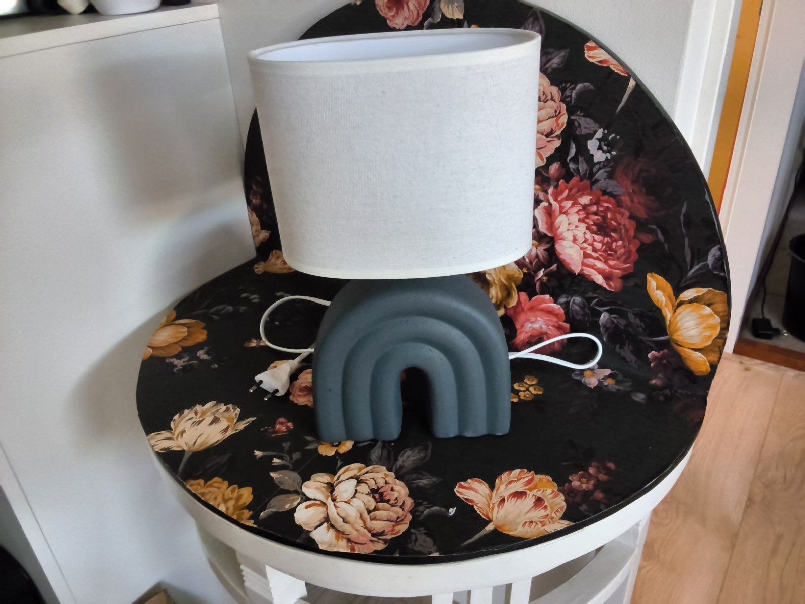 Leuke tafellamp met stenen voet en stoffen kap, Ophalen, Gebruikt, Sfeerlamp, Grijs