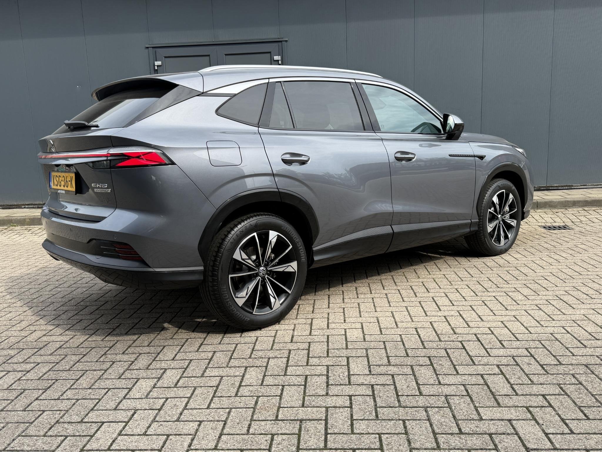 MG HS 1.5 Full Hybrid+ Luxury / Fabrieksgarantie tot 12-2032, Auto's, Gebruikt, Euro 6, 4 cilinders, 258 pk