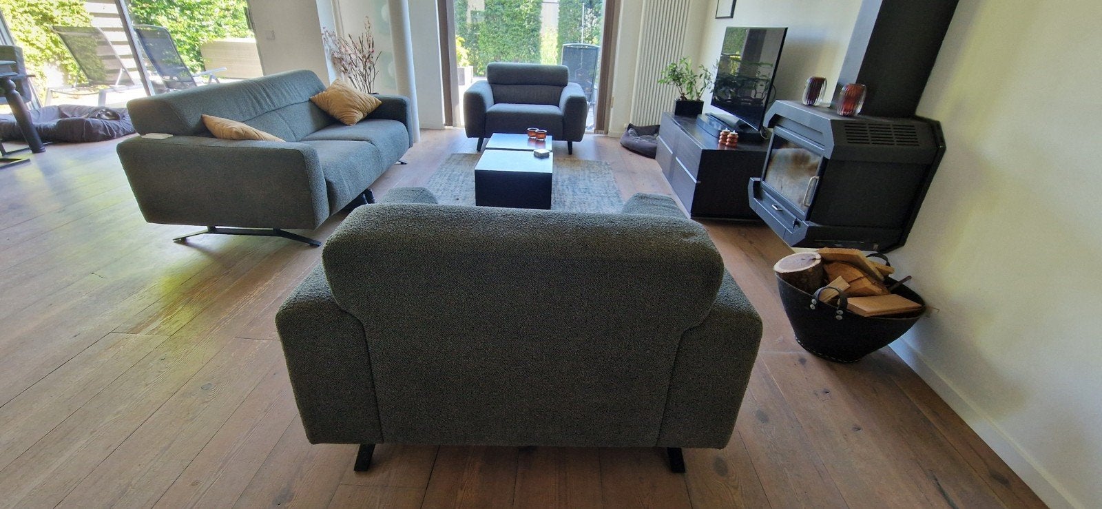Moderne 2,5-zitsbank en 2x fauteuils 1,5zit Montel, Ophalen, Driepersoons, 75 tot 100 cm, Zo goed als nieuw