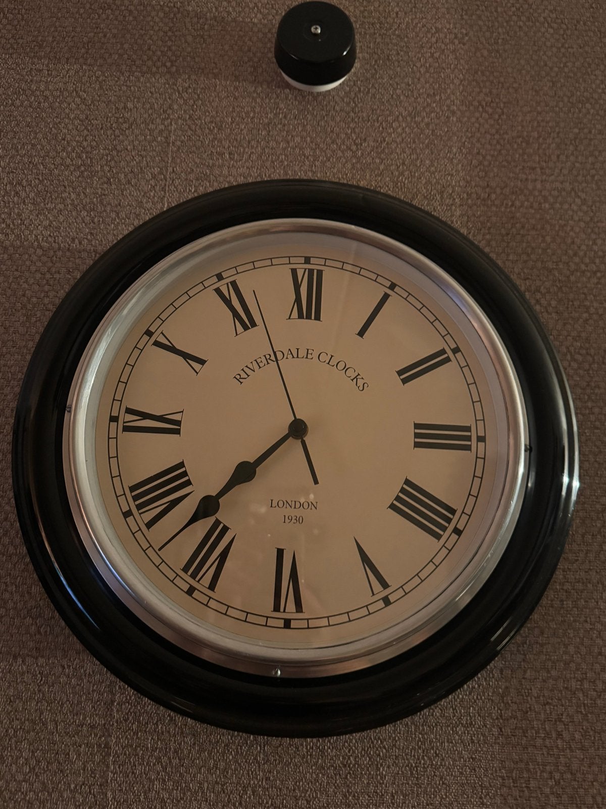 Riverdale Klok London 1930 - Wandklok, Ophalen of Verzenden