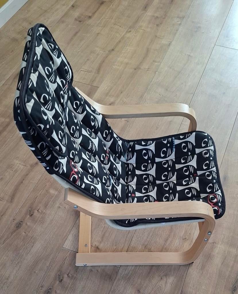 IKEA Poäng kinderstoel met kattenprint kussen, Kinderen en Baby's, Kinderkamer | Tafels en Stoelen, Ophalen, Gebruikt, Stoel(en)