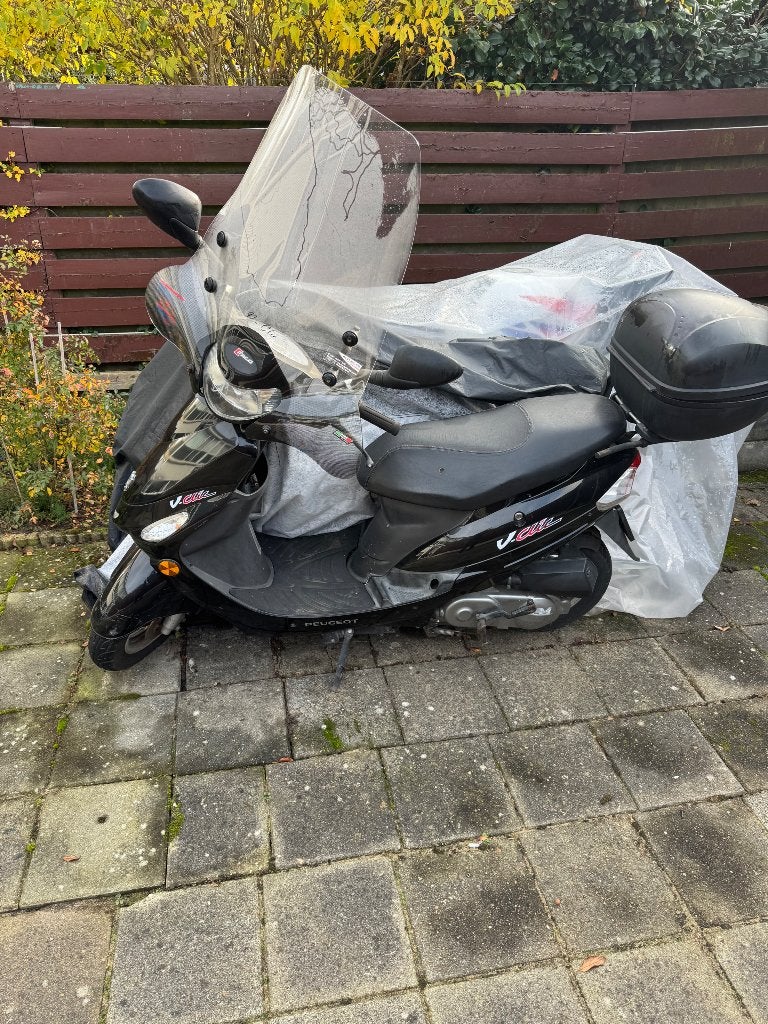 Peugeot V clic nieuwe accu led licht, Fietsen en Brommers, Scooters | Peugeot, Gebruikt, Overige modellen, Ophalen of Verzenden