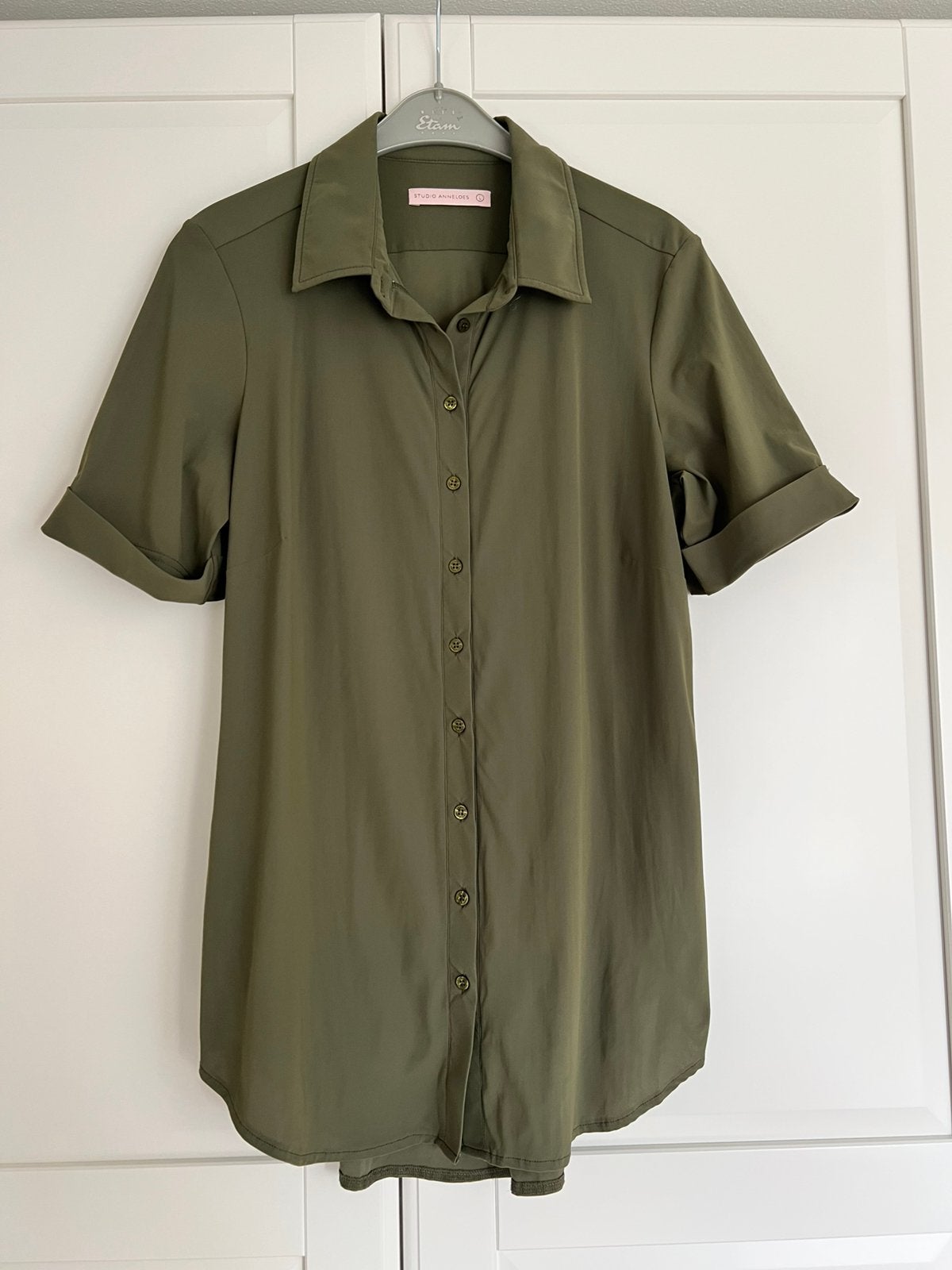 Studio anneloes Poppy fold summer blouse L army green, Kleding | Dames, Maat 42/44 (L), Ophalen of Verzenden, Zo goed als nieuw