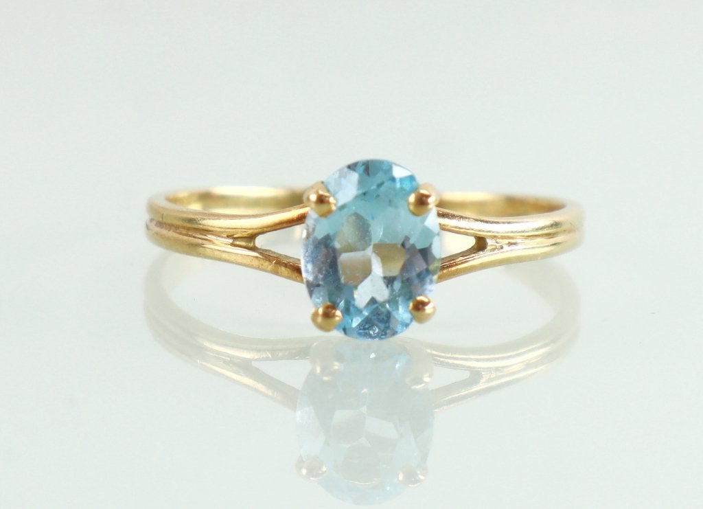 Franse gouden ring met ovale blauwe topaas, Ophalen of Verzenden, Goud, Ring, Met edelsteen