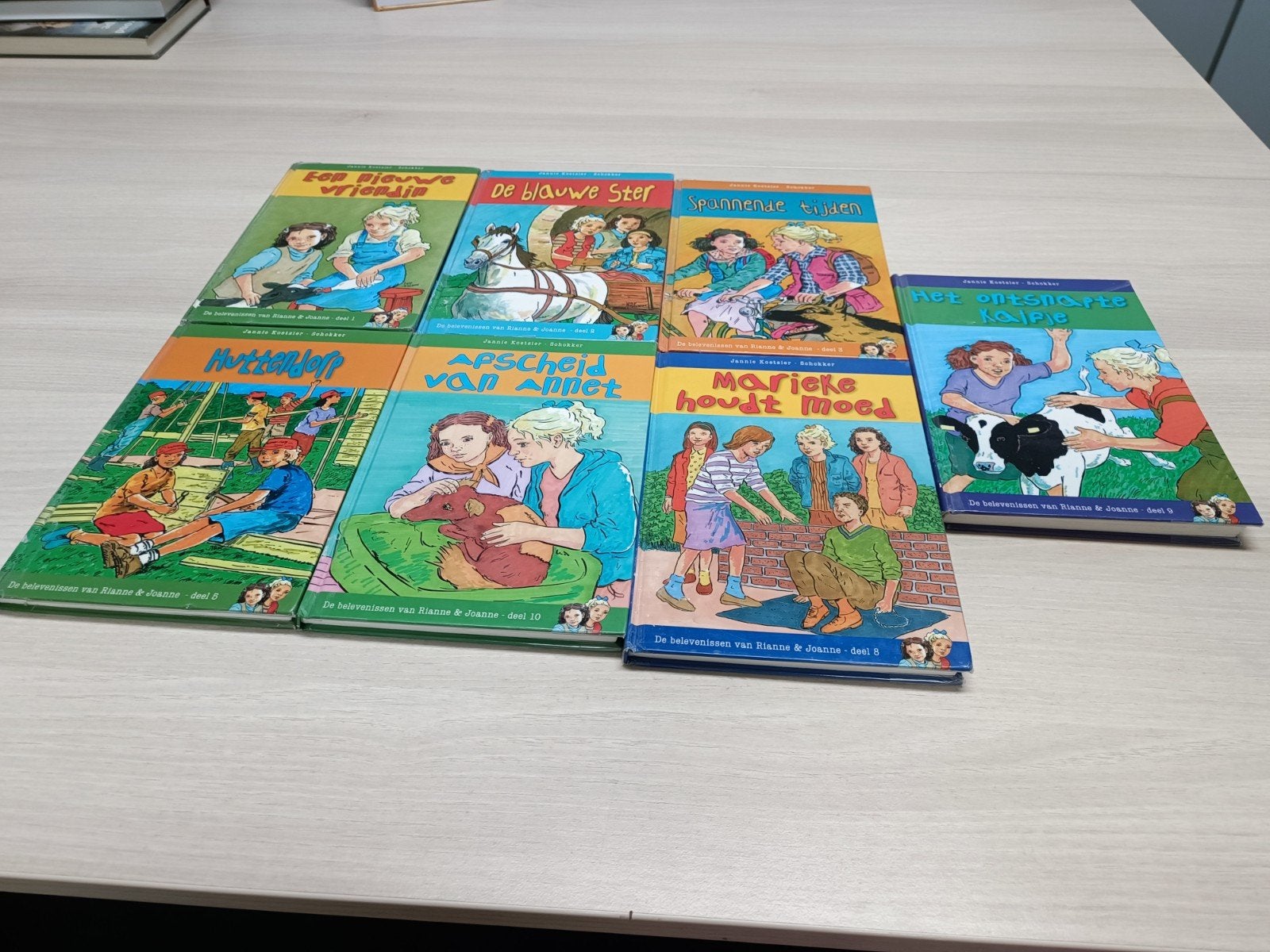 Serie Rianne en Joanne van Janny Koetsier-Schokker, Ophalen of Verzenden, Zo goed als nieuw, Jannie Koetsier-Schokker, Fictie algemeen
