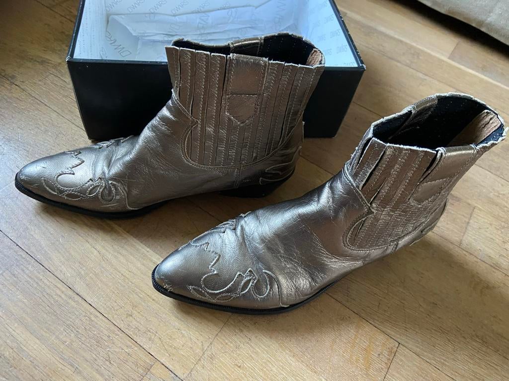 DWRS Lederen Enkellaarsjes Goud Maat 40, Kleding | Dames, Schoenen, Ophalen of Verzenden, Zo goed als nieuw, Overige kleuren, Lage of Enkellaarzen