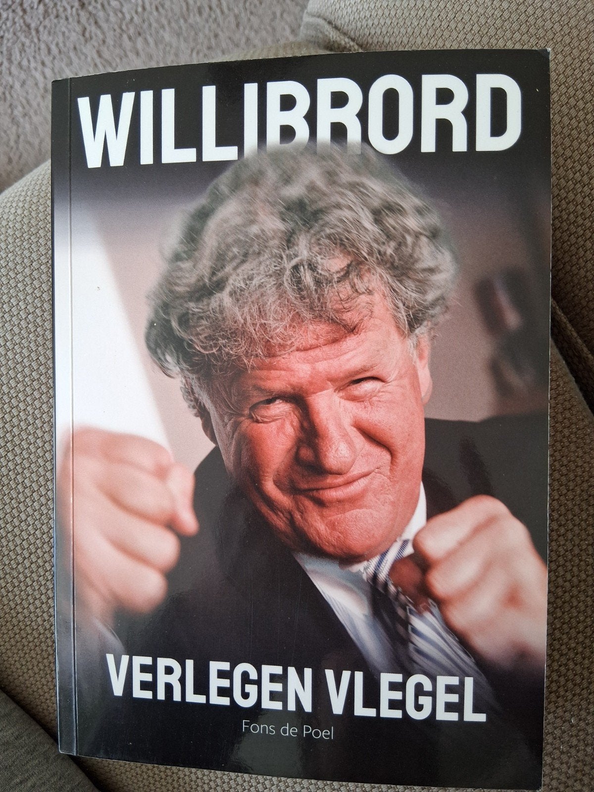 Willibrord  verlegen vlegel, Ophalen of Verzenden, Zo goed als nieuw, Fons de Poel, Film, Tv en Media