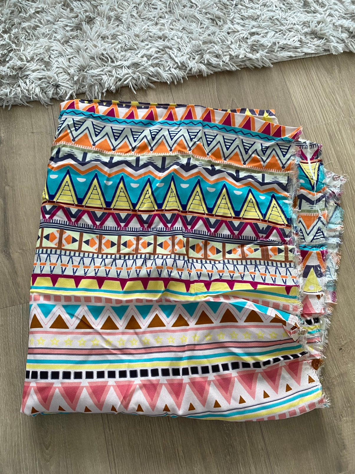 Aztec viscose stof bijna 2 meter, Overige materialen, 120 cm of meer, Verzenden, Blauw
