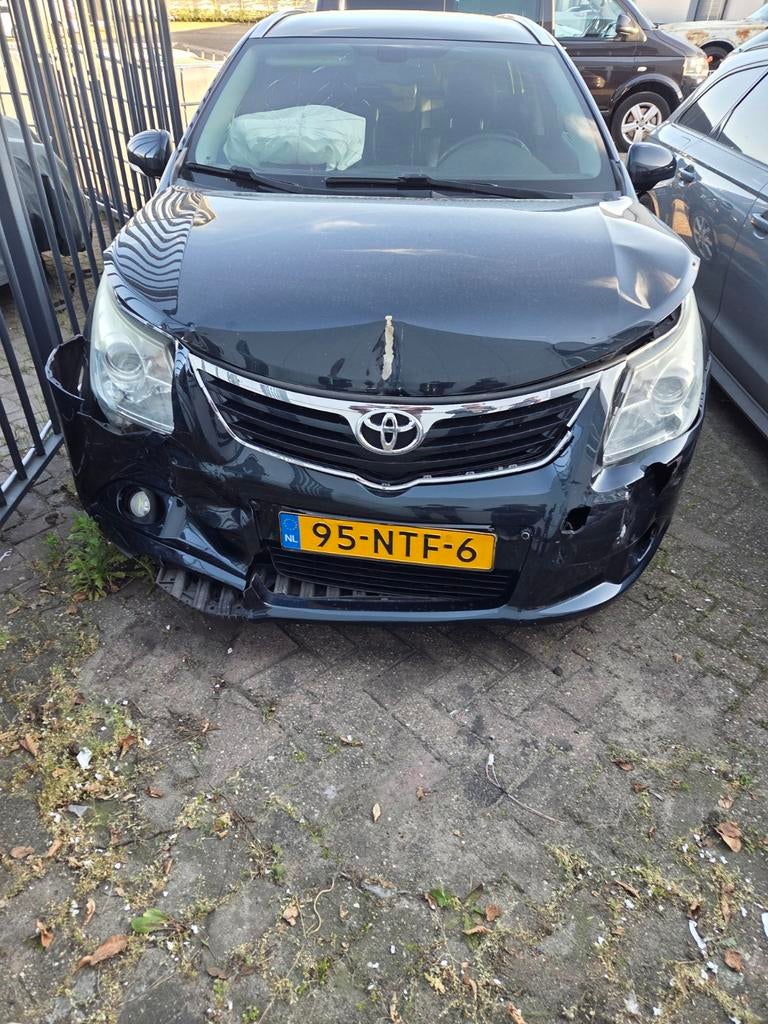 Toyota avensis full option. Panorama  leer bekleding etc, Auto diversen, Schadeauto's, Zwart, Stationwagon, Toyota, Benzine
