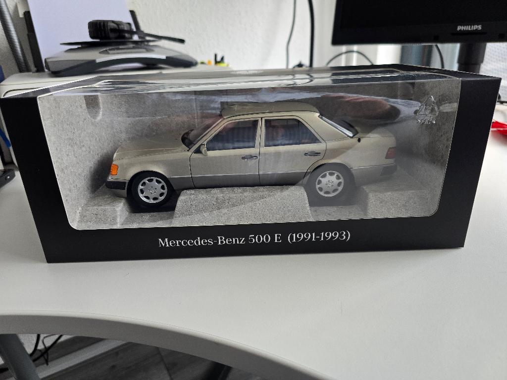 Mercedes-benz 500 E 1991-1993 1/18, Hobby en Vrije tijd, Modelauto's | 1:18, Ophalen of Verzenden, Nieuw, Auto, Norev