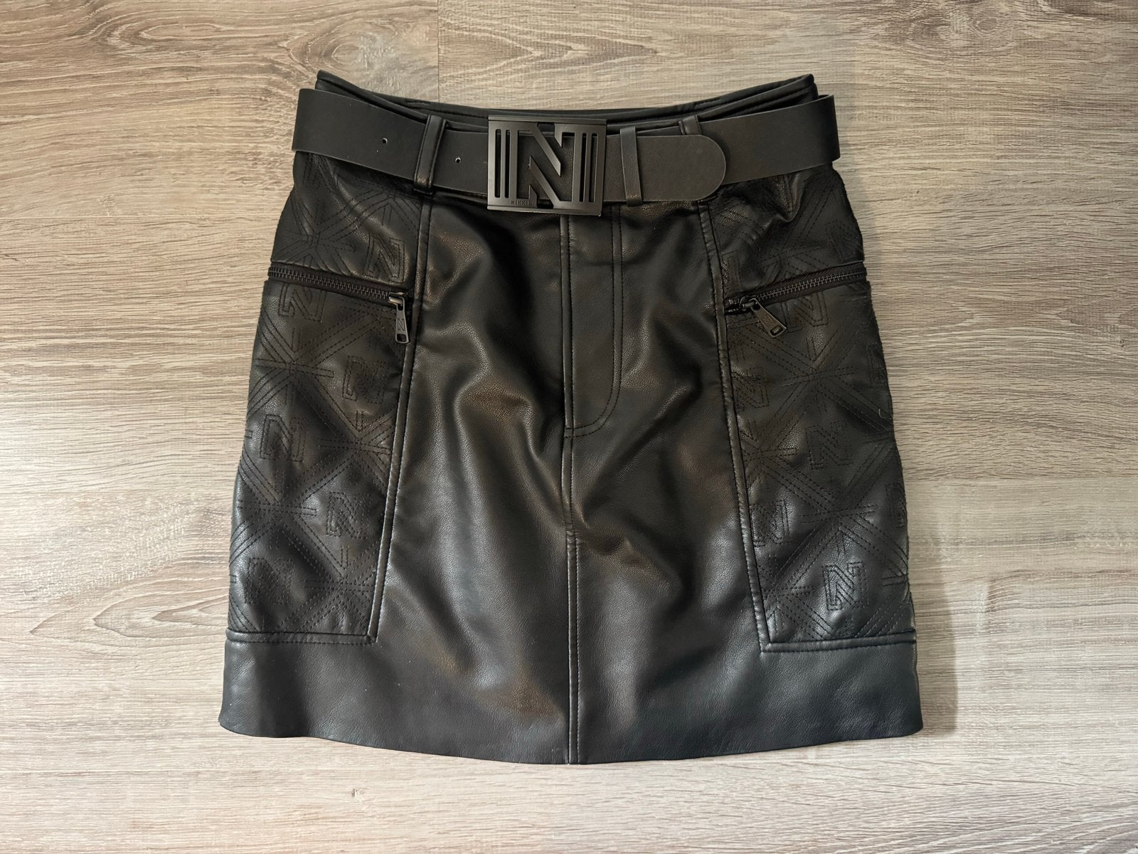 Zwarte leren Nikkie-rok met riem maat S, Kleding | Dames, Rokken, Zwart, Ophalen of Verzenden, Zo goed als nieuw, Maat 36 (S)