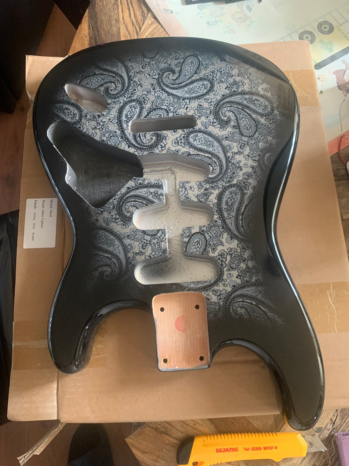 Stratocaster Body Paisley Black Elzen “ Newww, Verzenden, Geen, Geen, Jpsg