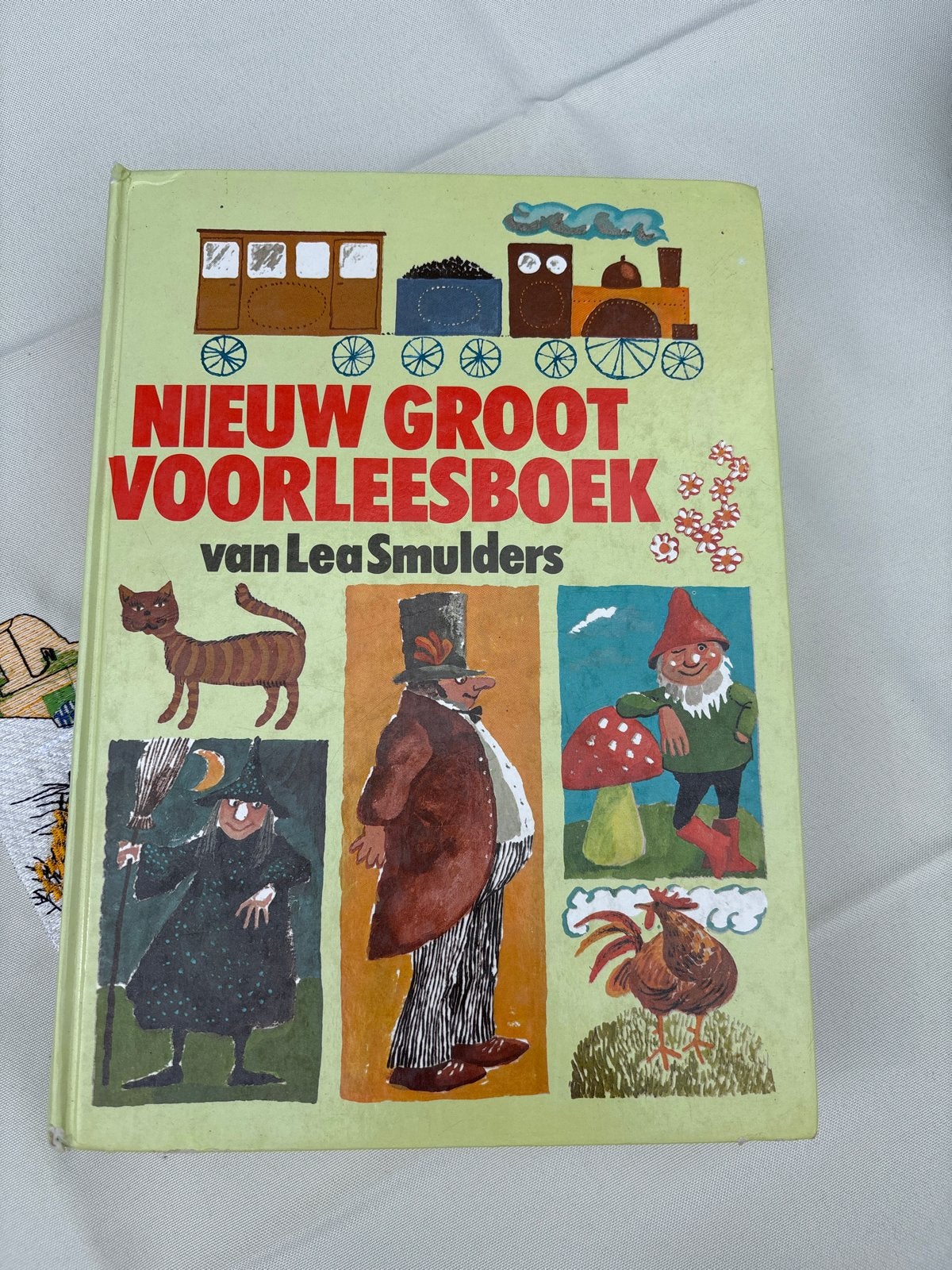 Nieuw Groot Voorleesboek van Lea Smulders, Ophalen of Verzenden, Gelezen, Sprookjes